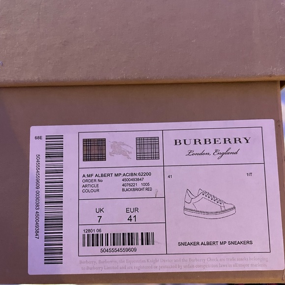 black burberry sneakers, Very good condition, only worn once, size 7 US with box - Picture 5 of 6